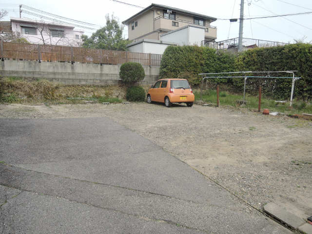 ユニオンハイツ日比野 4階 駐車場