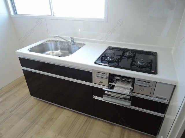 システムキッチン３口コンロ