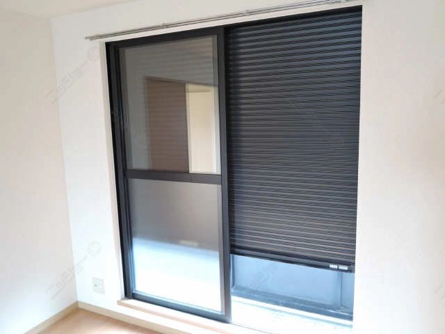 シャッター雨戸付き