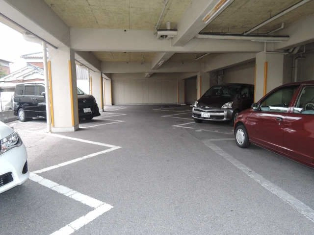 屋根付き駐車場