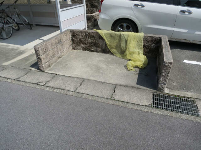 ゴミ捨て場