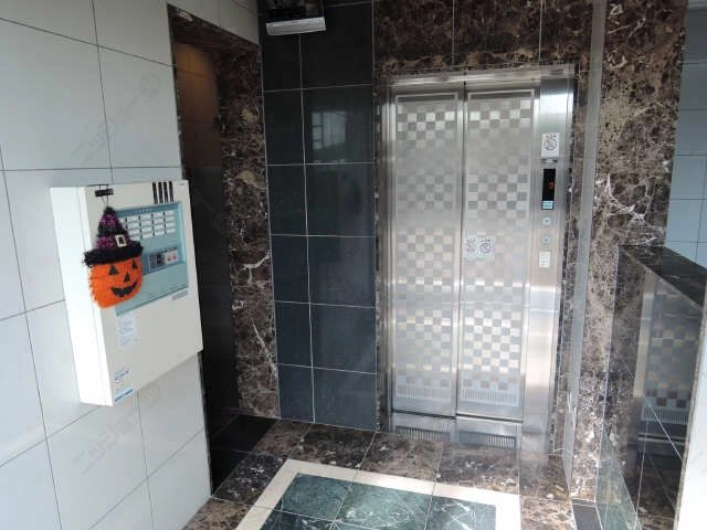 駐輪場側エントラン