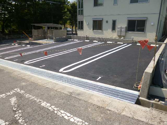 縦列駐車場２台分