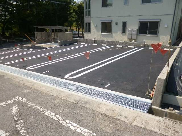 縦列駐車場２台分