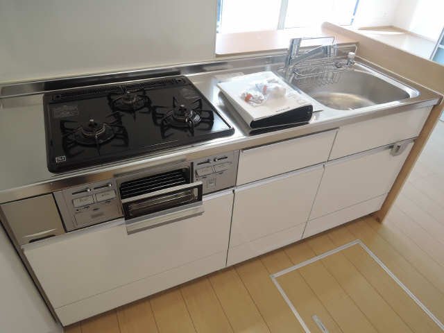 システムキッチン３口