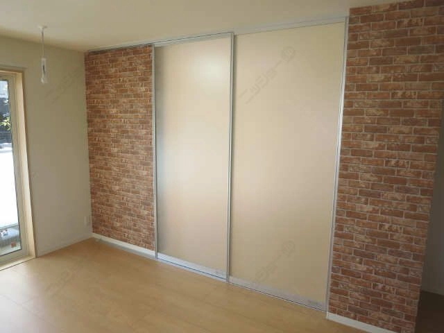 リビングスクリーン