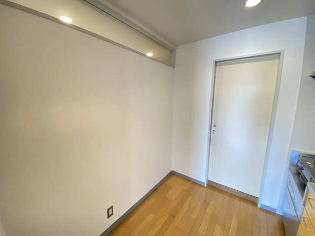 冷蔵庫置き場