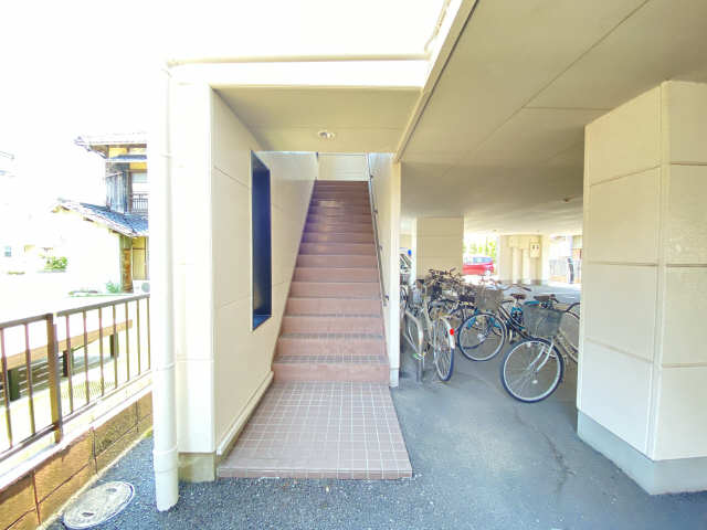 中階段