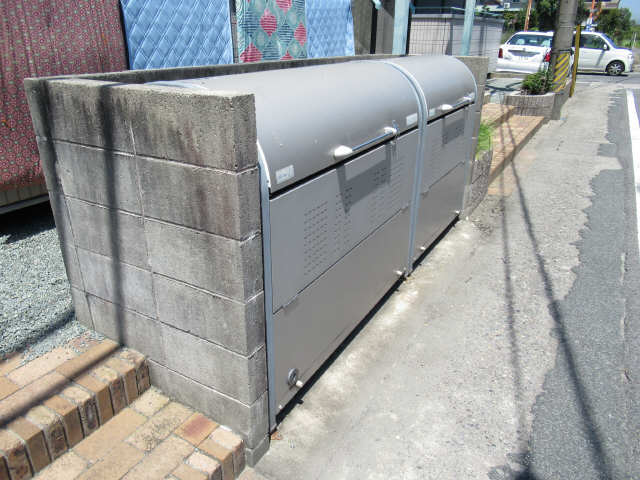 ごみ置き場