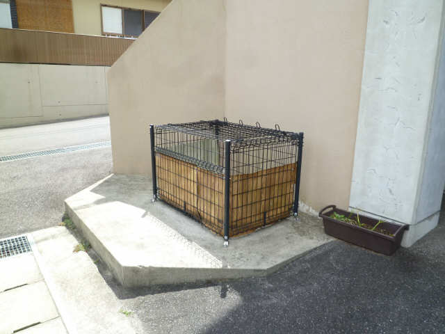 ゴミ捨て場