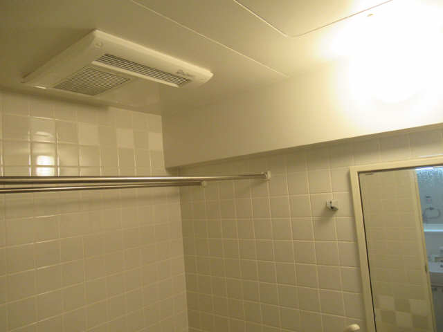 ｻﾝﾏﾝｼｮﾝアトレ青山１０４号室 1階 浴室暖房乾燥機