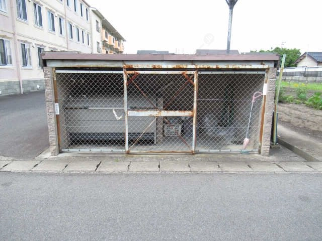 敷地内ゴミ置き場