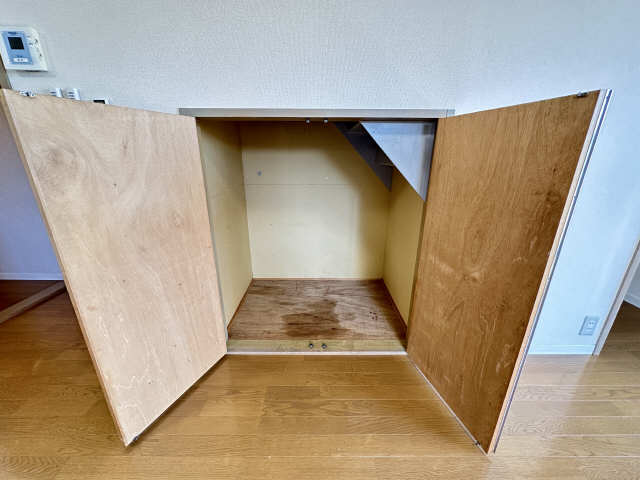 階段下収納