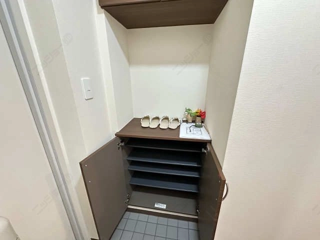 シューズボックス