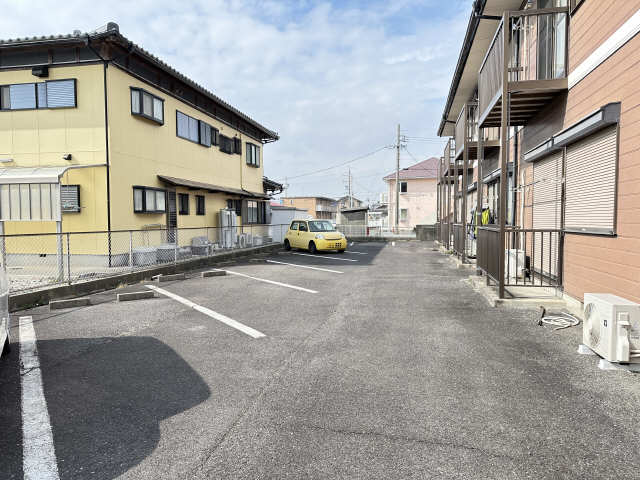 エスポアール 2階 駐車場