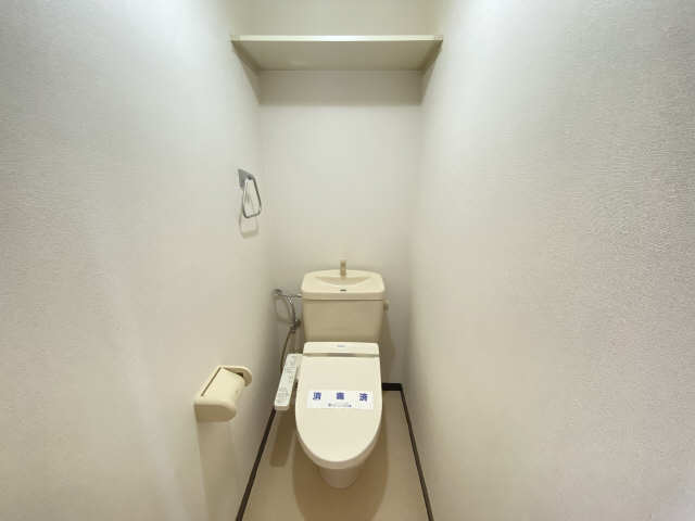 サン・シャイン 1階 WC