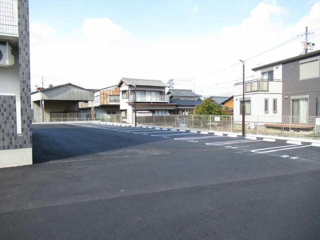 シエテ久居元町レジデンス 1階 駐車場