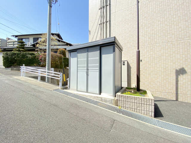 ダストボックス