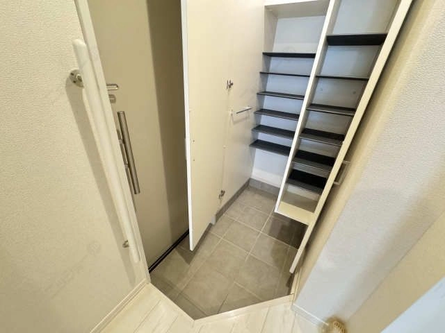 シューズボックス