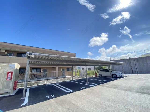 屋根付駐車場