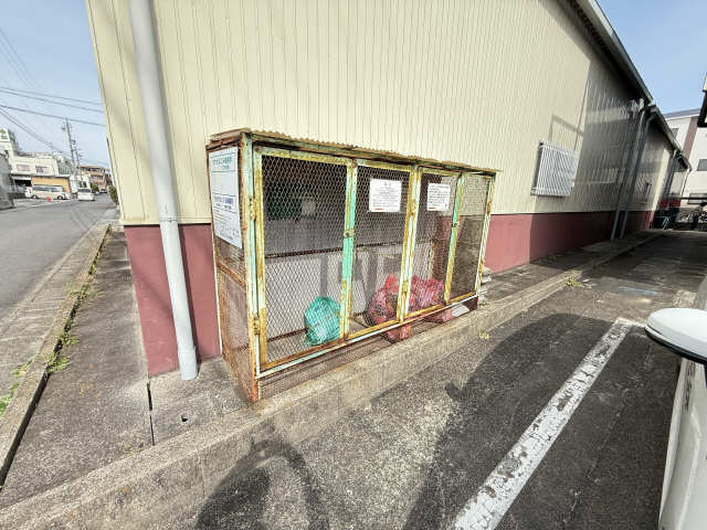 ごみ置き場