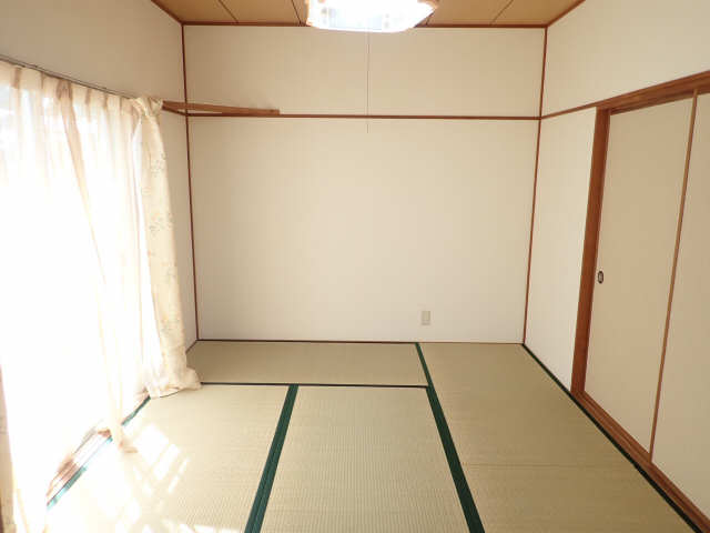 室内３