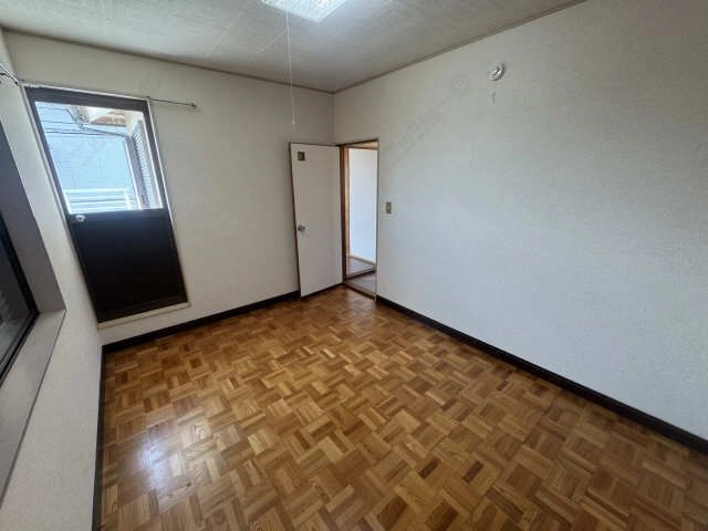 ２階洋間（中部屋）