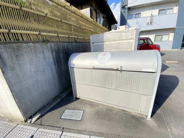 ごみ置き場