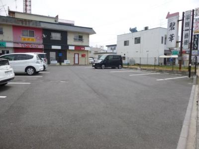 エクレール平田 1階 駐車場