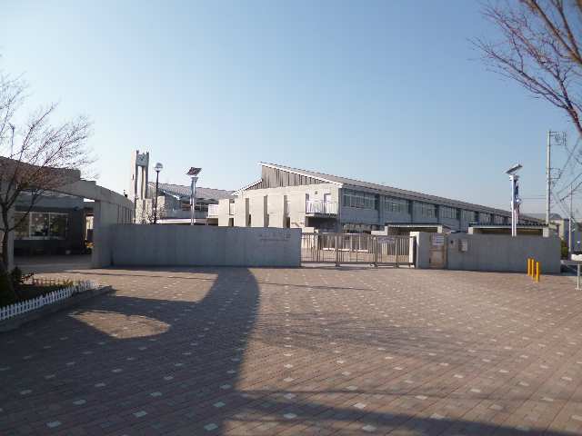 コージーコート薫 3階 小学校