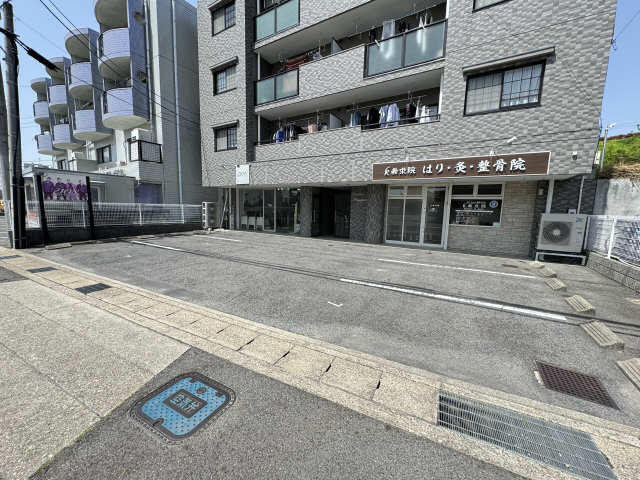 コンフォート香久山 4階 駐車場