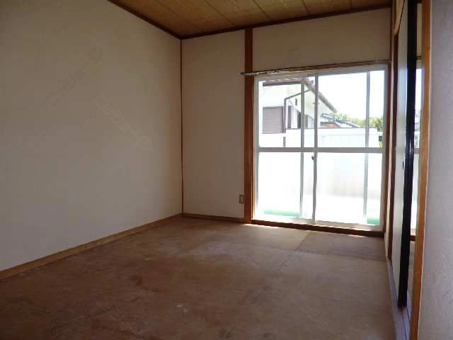 和室（畳入る前）