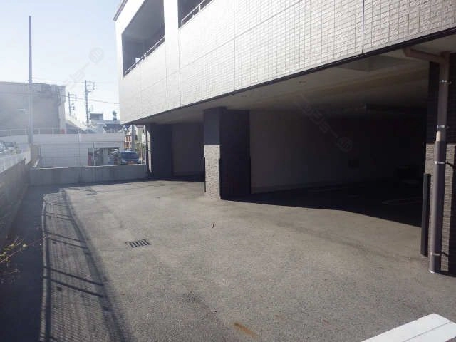 屋根付き駐車場