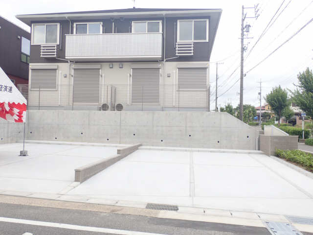 メリーベル北山台 2階 駐車場