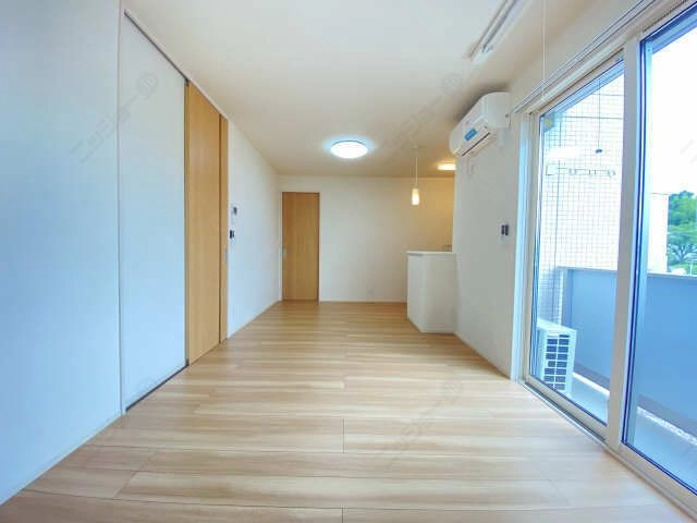 リビング　105号室