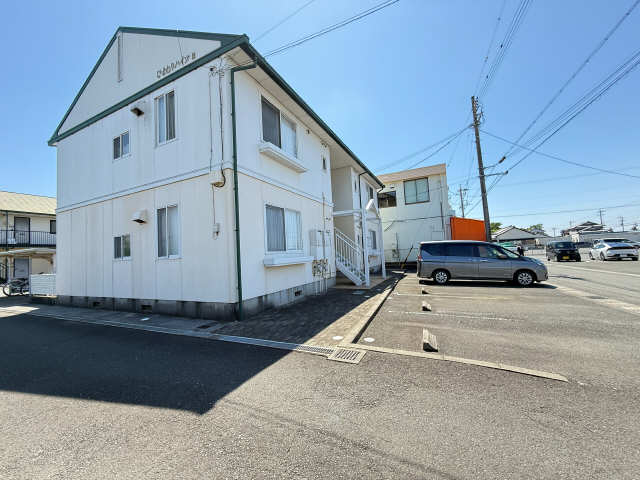 B棟駐車場
