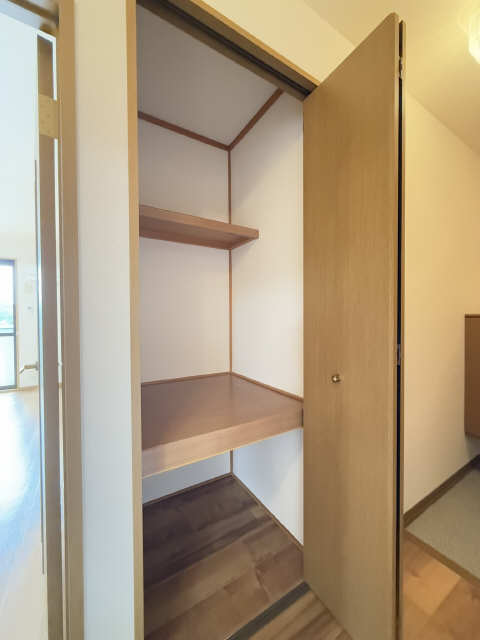 玄関ホール物入