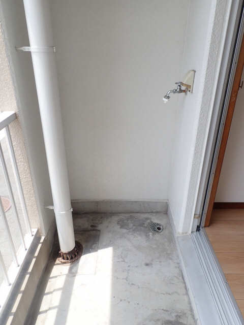 洗濯機置場（ベランダ置き）