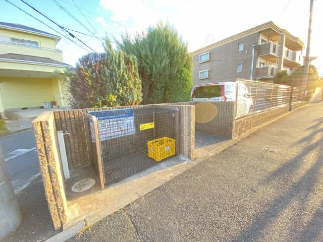 敷地内ゴミ捨て場