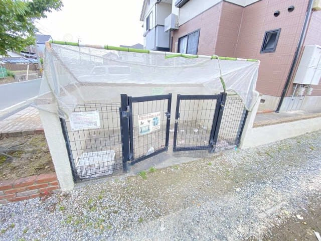 敷地内ゴミ捨て場