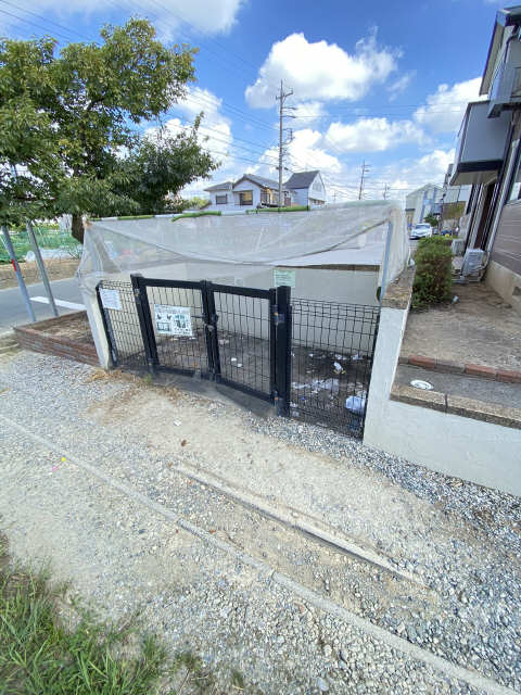 敷地内ゴミ捨て場