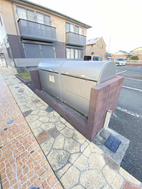 敷地内ゴミ捨て場