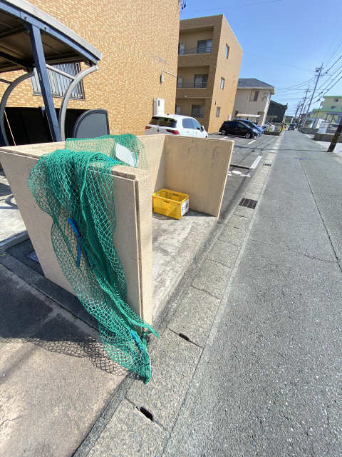 敷地内ゴミ捨て場