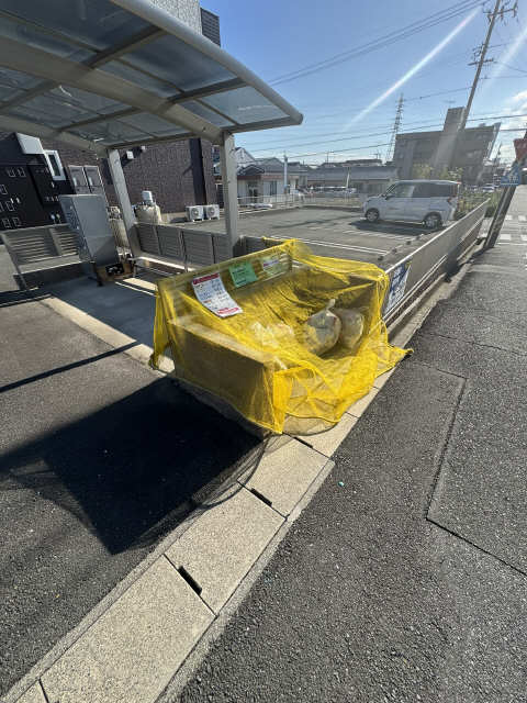 敷地内ゴミ捨て場