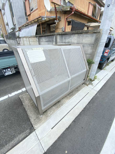 敷地内ゴミ捨て場