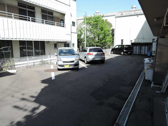 熊澤コーポ 3階 駐車場