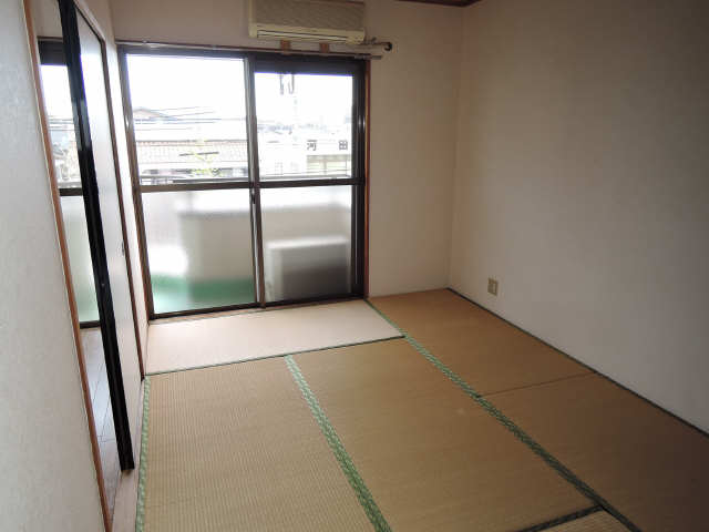 熊澤コーポ 3階 室内