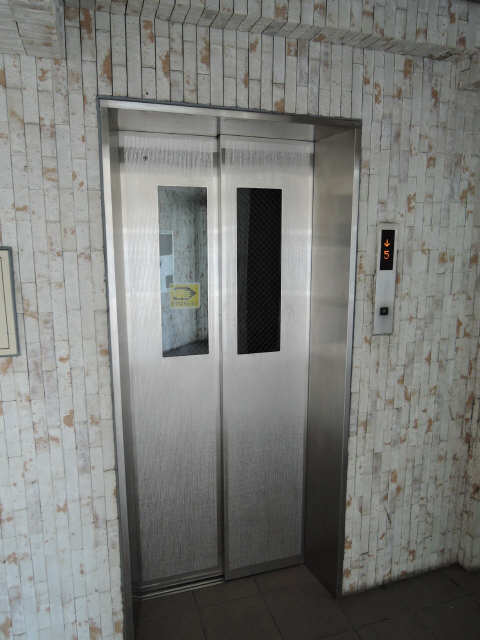 各務野ハイツⅡ 7階 エレベーター