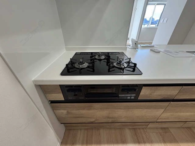 ビルトイン三ツ口コンロ