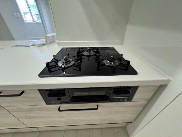 ビルトイン三ツ口コンロ